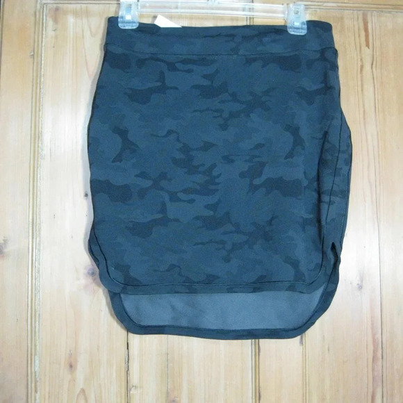 Lululemon City Skirt Savasana‎ camo 6 - Picture 1 of 8